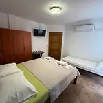 Apartment Tesmija *