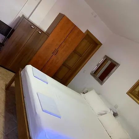 Tesmija Apartment *