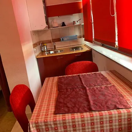 Apartment Tesmija *
