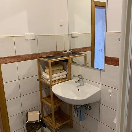 Tesmija Apartment *